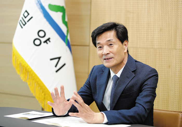 【특별대담】 병오년 새해 안병구 시장을 만나다