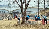 가곡동 자원봉사회, 용두산 생태공원 환경정비 실시